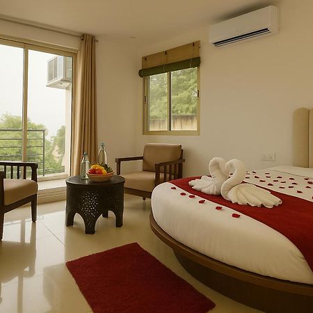 רישיקש Hotel Cordelia Inn By Devpaga Hotels Pvt Ltd מראה חיצוני תמונה