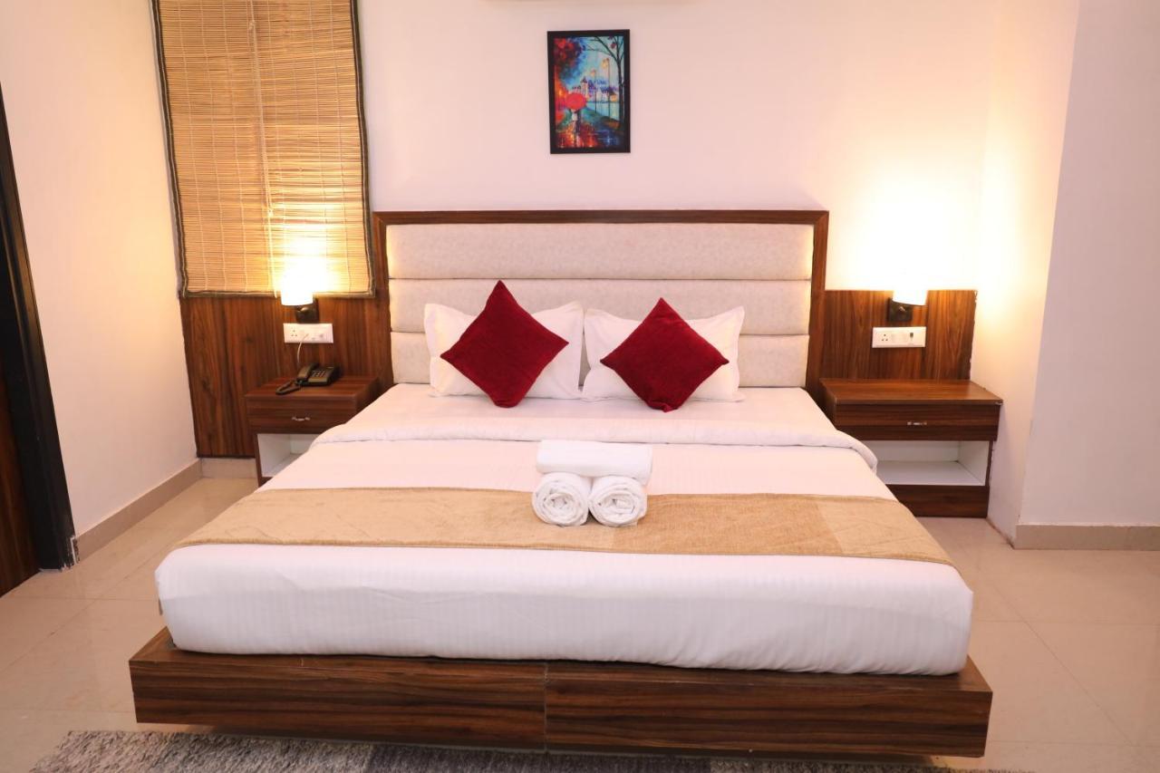 רישיקש Hotel Cordelia Inn By Devpaga Hotels Pvt Ltd מראה חיצוני תמונה