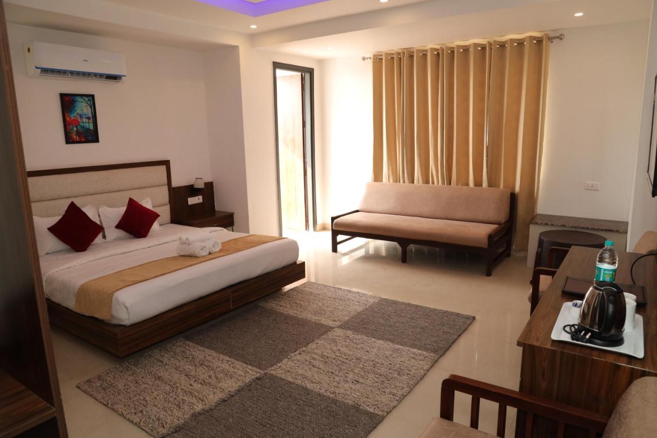 רישיקש Hotel Cordelia Inn By Devpaga Hotels Pvt Ltd מראה חיצוני תמונה