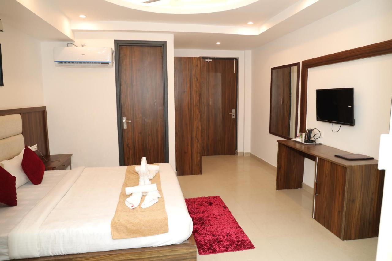 רישיקש Hotel Cordelia Inn By Devpaga Hotels Pvt Ltd מראה חיצוני תמונה