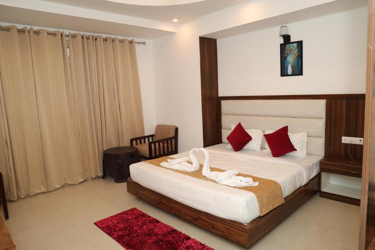 רישיקש Hotel Cordelia Inn By Devpaga Hotels Pvt Ltd מראה חיצוני תמונה